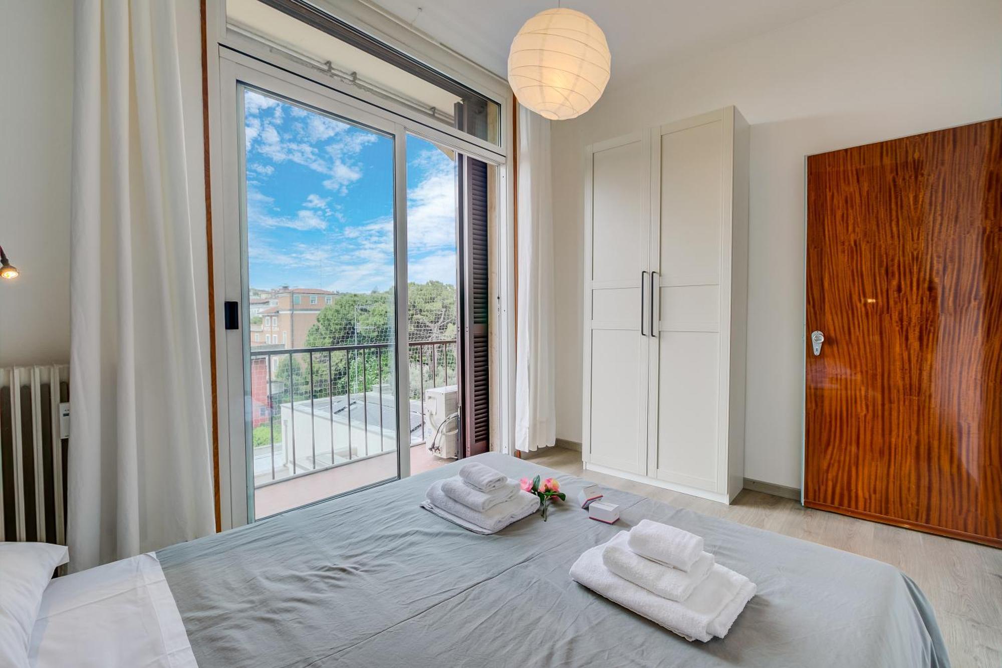 Appartamento Di Tommaso - Happy Rentals Desenzano del Garda Eksteriør billede