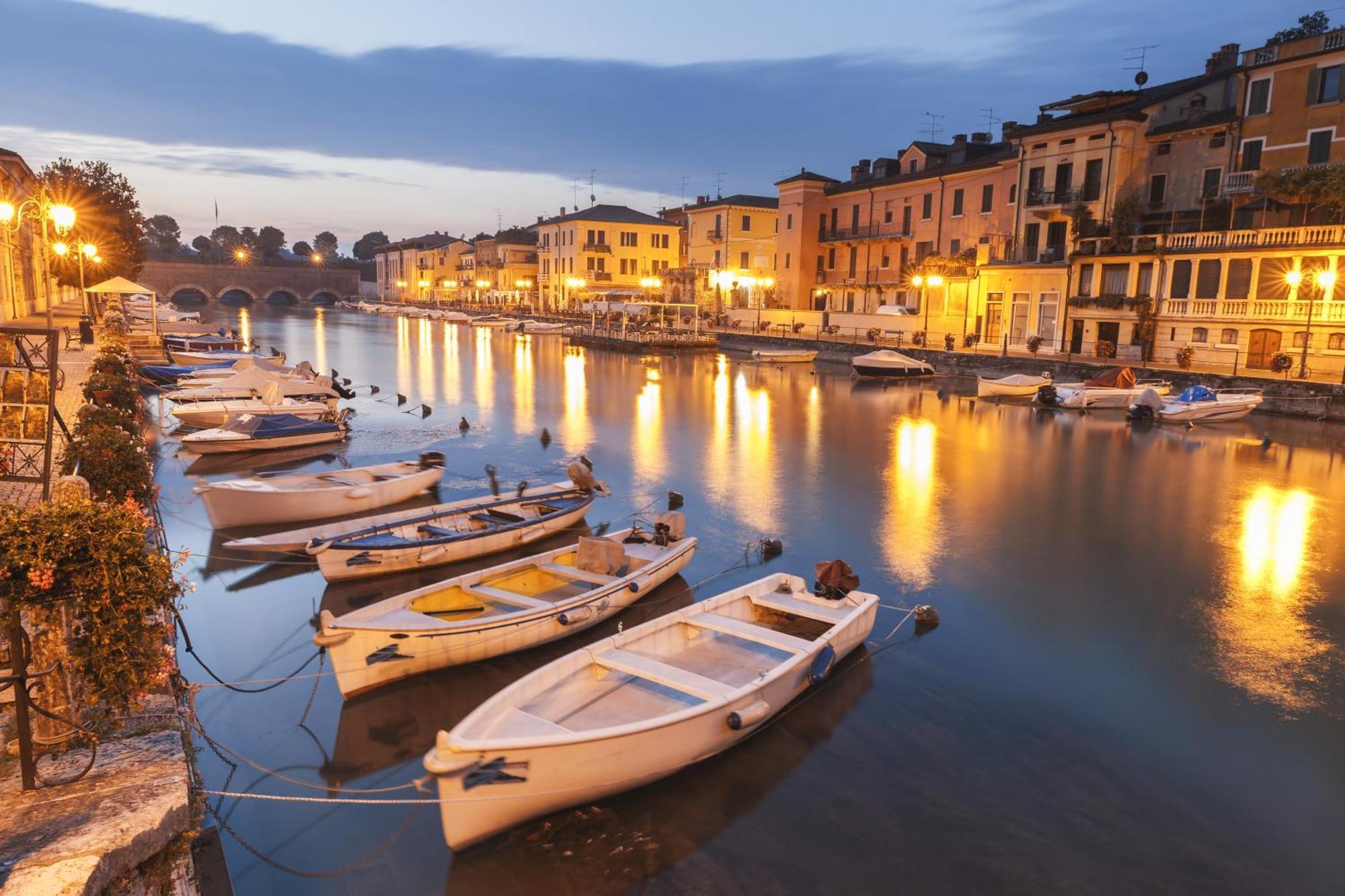 Appartamento Di Tommaso - Happy Rentals Desenzano del Garda Eksteriør billede